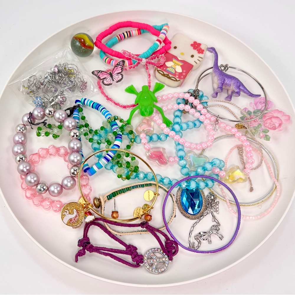 Big Kids Jewelry Lot 1 Dress-up Surprise Bundle Girls Bracelets Necklaces Play